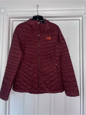 North Face Jacket Women Thermoball Puffer Quilted Lightweight Jacket In Maroon M